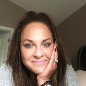 Meet your Posher, Stacy